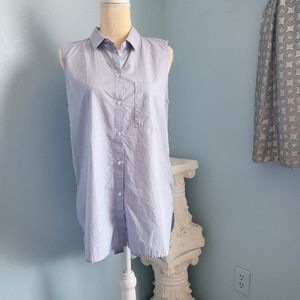 Madewell chambray sleeveless button shirt D19